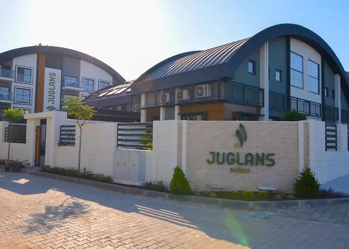Juglans 4*