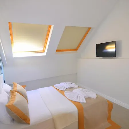 Apartahotel Juglans 4*